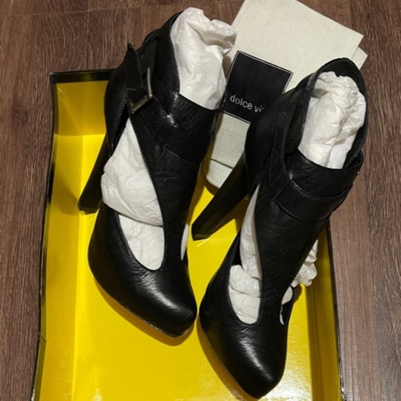 Dolce Vita Black Leather Pumps - Size 7.5US - Picture 5 of 5